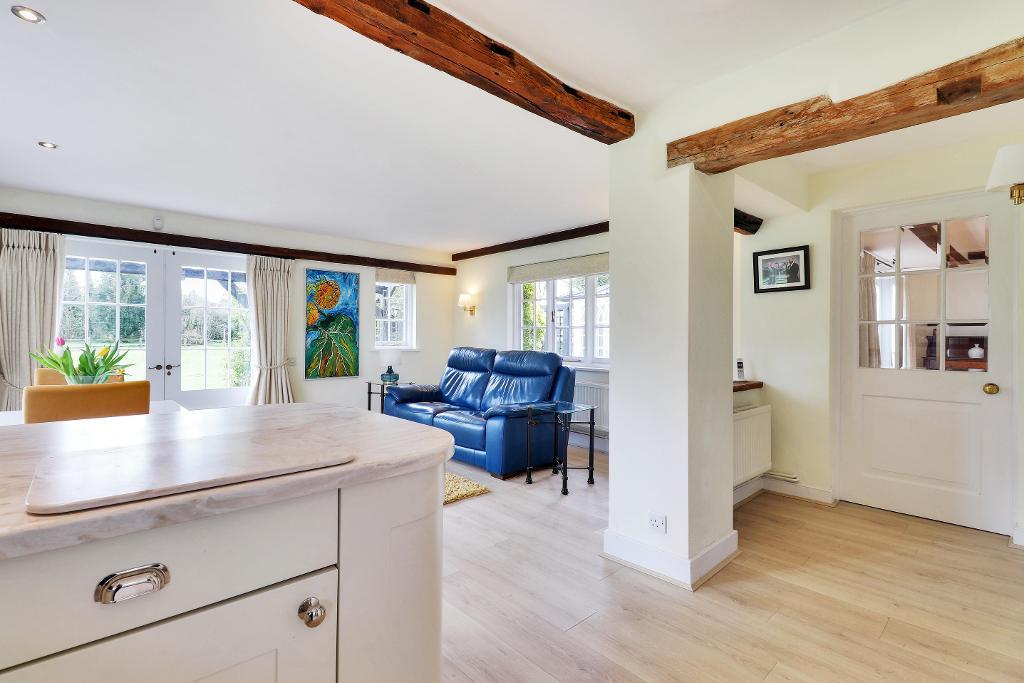 5 Bedroom Detached Home For Sale in Cranbrook Road, Tenterden, Kent