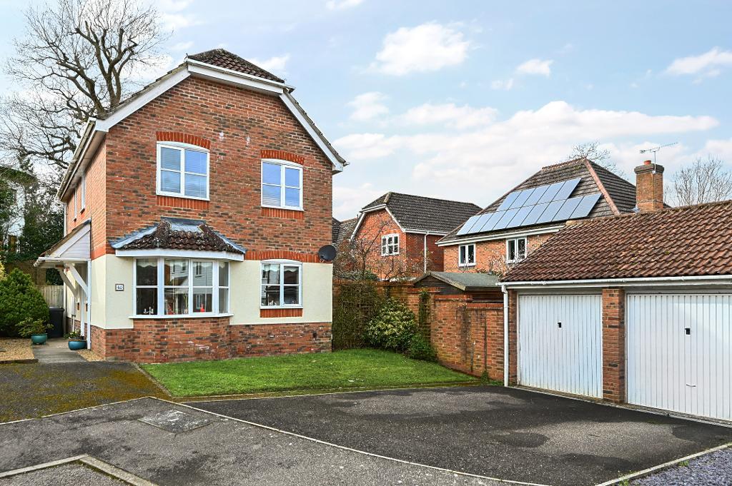 Joyce Close, Cranbrook, Kent, TN17 3LZ