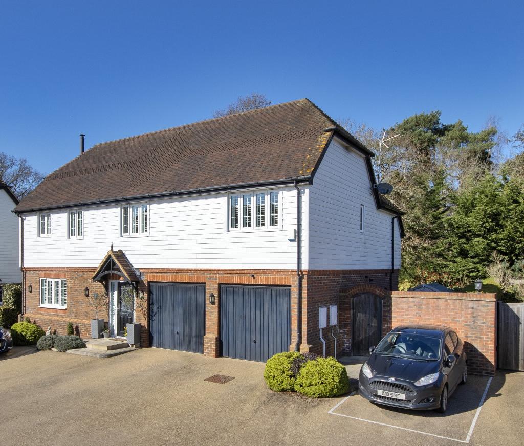 Gills Green Courtyard, Cranbrook, Kent, TN18 5EP