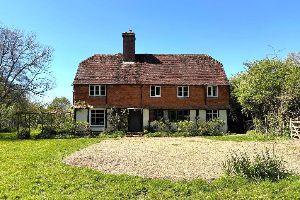 Bedgebury Road, Goudhurst, Kent, TN17 2QZ