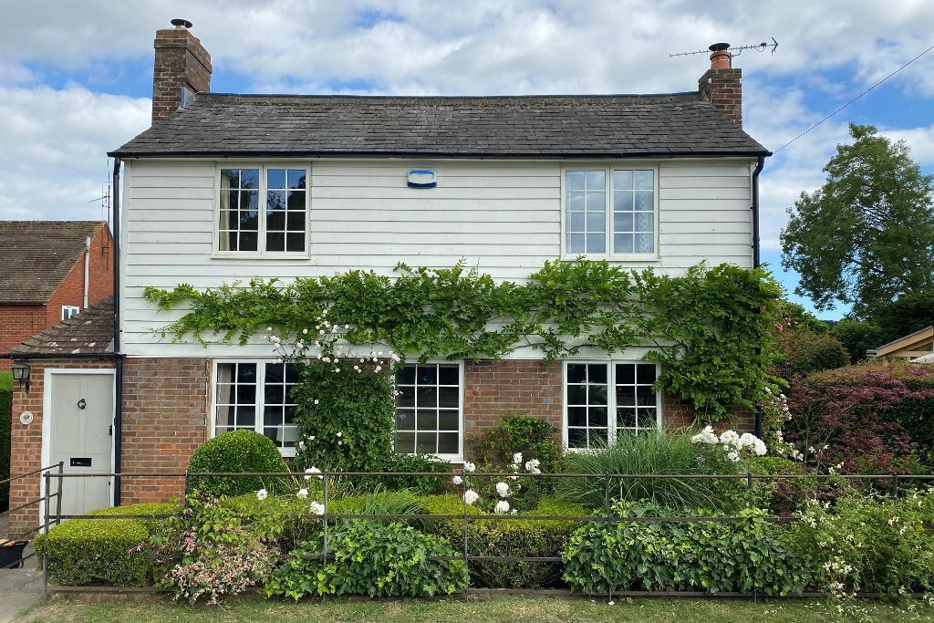 Iden Green Road, Iden Green, Kent, TN17 4HB