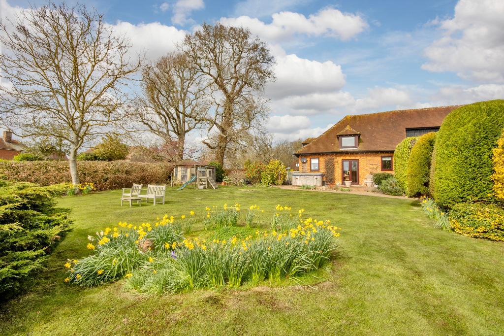 Thornden Court, Rolvenden Layne, Kent, TN17 4PS
