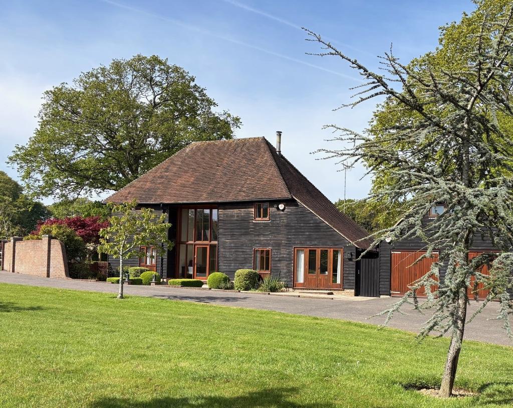 Cranbrook Road, Biddenden, Kent, TN27 8ER