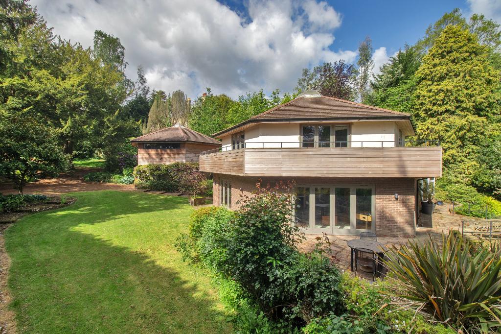 Oakfield, Hawkhurst, Kent, TN18 4JR