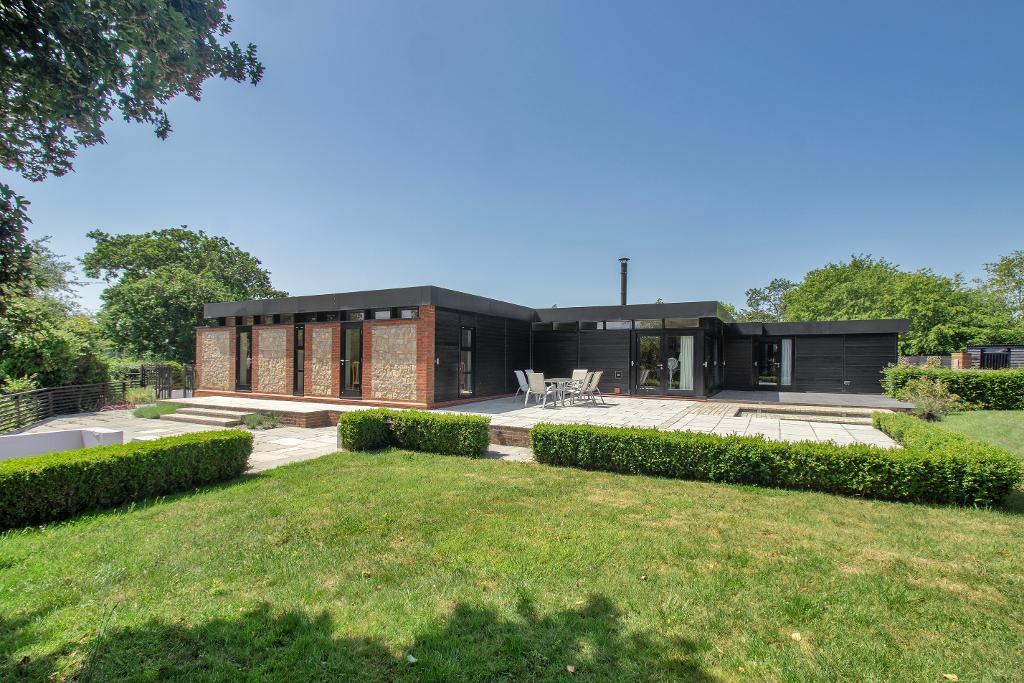 Chart Hill Road, Staplehurst, Kent, TN12 0RW
