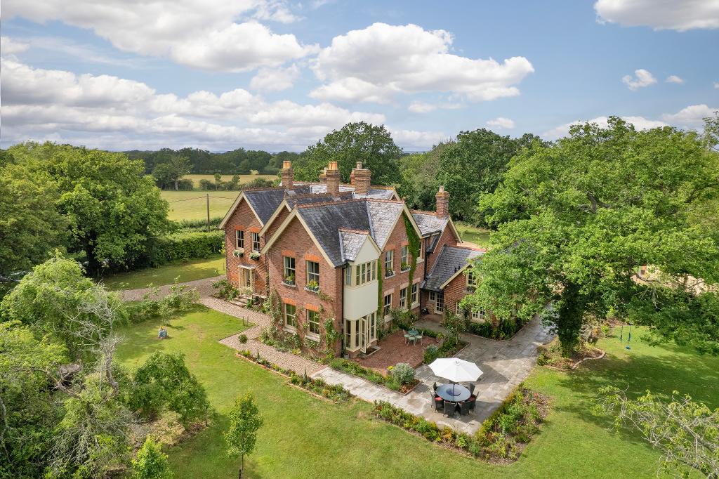 Clapper Lane, Staplehurst, Kent, TN12 0JL