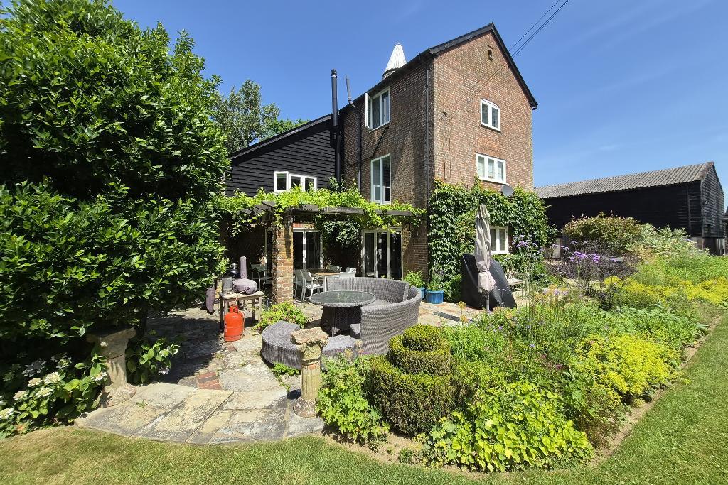 Foxhole Lane, Sandhurst, Kent, TN18 5NP