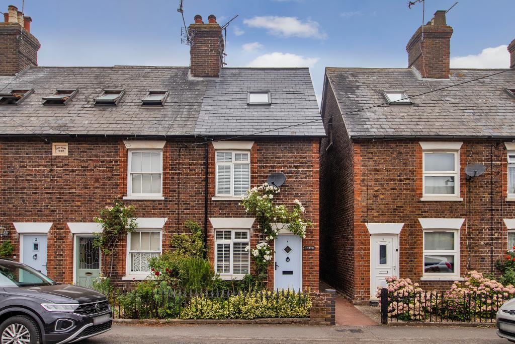 Eason Villas, Maidstone Road, Marden, Kent, TN12 9AD