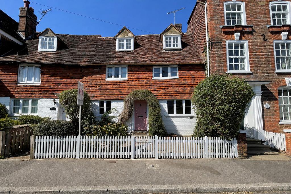 High Street, Cranbrook, Kent, TN17 3EN