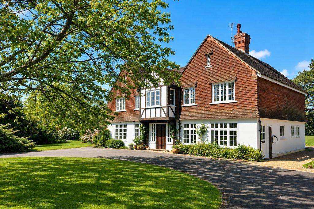 Spongs Lane, Sissinghurst, Kent, TN17 2AH
