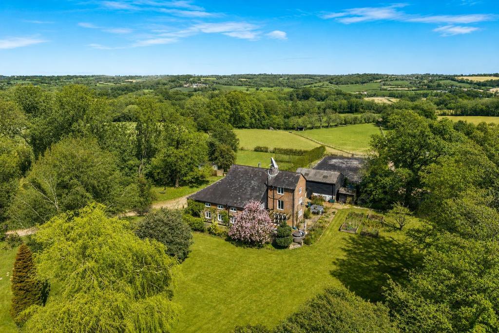 Foxhole Lane, Sandhurst, Kent, TN18 5NP