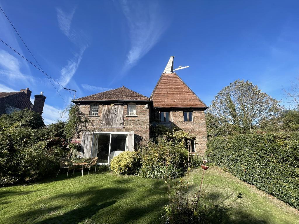 Bishops Lane, Hawkhurst Road, Cranbrook, Kent, TN17 2ST