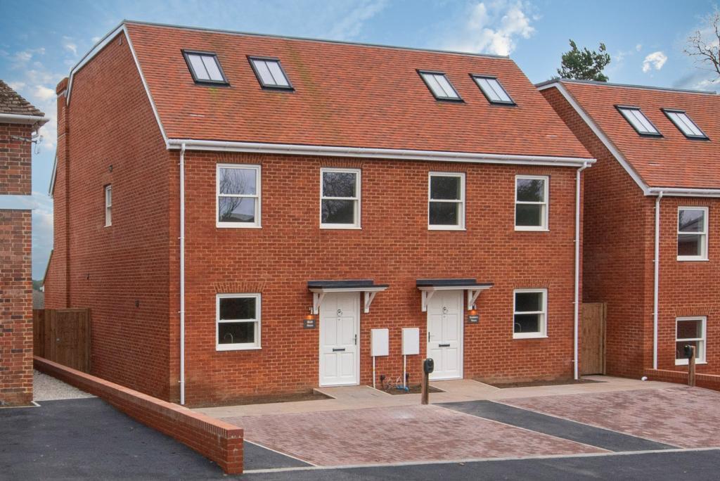 Waterloo Road, Cranbrook, Kent, TN17 3JQ